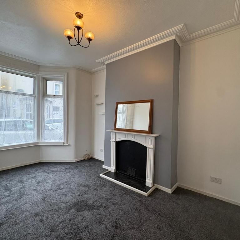 4 bedroom terraced house to rent - Photo 1