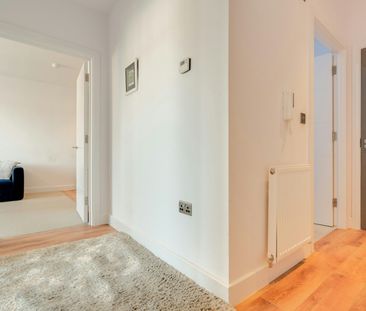 Flat to rent on - Photo 3