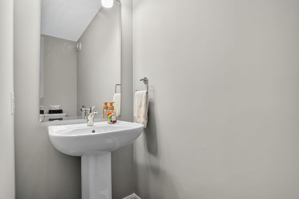 For Lease - 342 Raheen Court, Barrhaven, Ontario - Photo 1