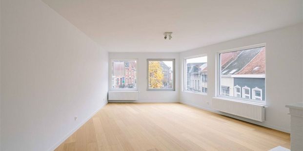 Appartement te huur in Ronse voor € 795 met 1 slaapkamer - Photo 1