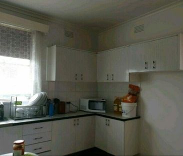 Burwood - Photo 5