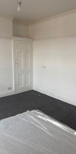 Room in a Shared House, East Park Road, LE5 - Photo 1