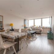 2 bed Apartment for Rent - Photo 1