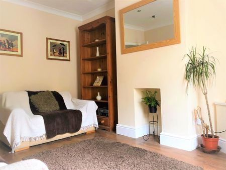 3 bedroom terraced house to rent - Photo 2