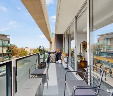 “Uber Stylish One Bedroom Beachside Apartment in the Heart of Port ... - Photo 4