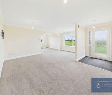 3 bedroom detached bungalow to rent - Photo 2