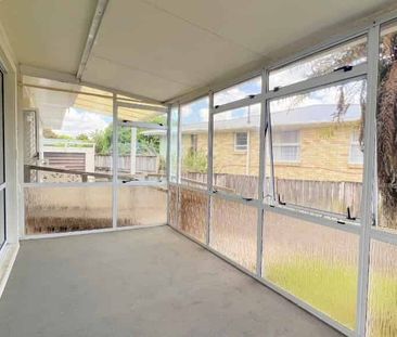 3 Bedroom Home in Melville - Photo 2