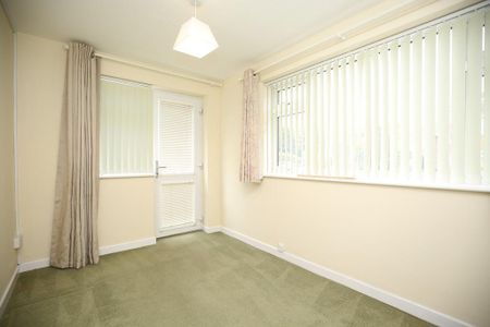 2 bedroom ground floor flat to rent - Photo 5