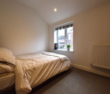 2 Bedroom End Terrace To Let - Photo 5