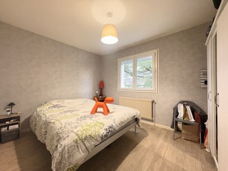 T3 spacieux – 74 m2 avec balcon et garage - Photo 3