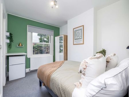 🏡 A Hidden Gem in Hinckley – Your New Home Base Awaits! - Photo 2