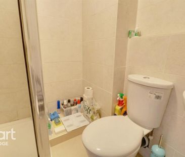 1 bedroom semi-detached house to rent - Photo 4