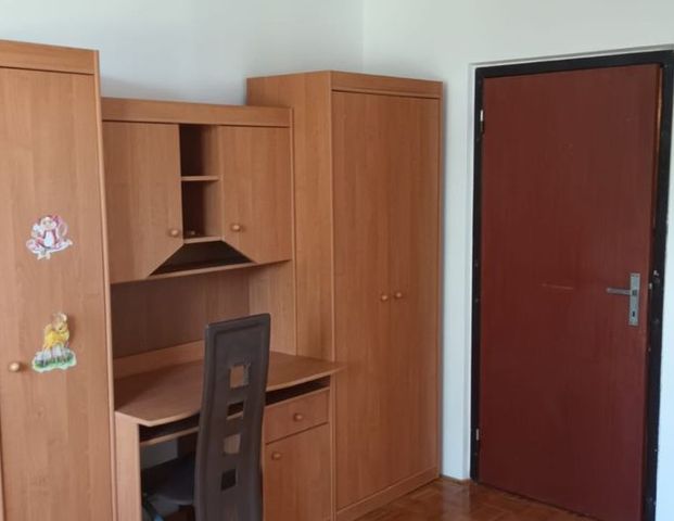 Na prenájom veľký zariadený 3 izbový byt, M. Bela, Piešťany. - Photo 1
