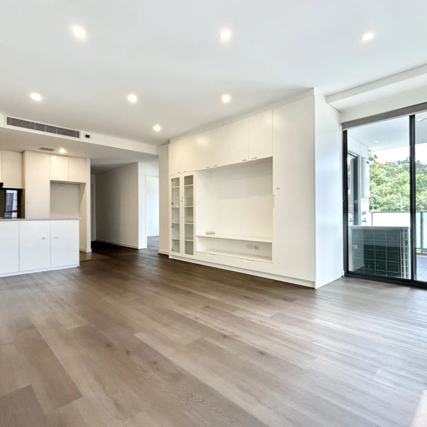 Ultra-modern two-bedroom apartment in central Burwood location - Photo 1