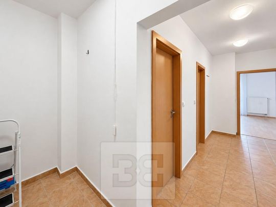Pronájem bytu 1+kk 42 m2 - Photo 1