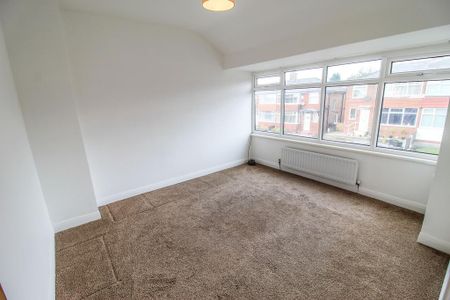 3 bedroom semi-detached house to rent - Photo 3