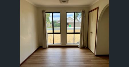 Location, location, location! - Photo 2