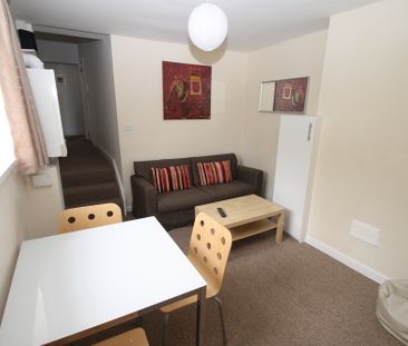 3 Bedroom | 12 Hastings Street, Middle Floor Flat, PL1 5B - Photo 5