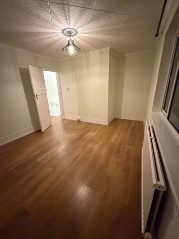 2 Bed Terraced House, Dalton Avenue, CR4 - Photo 4