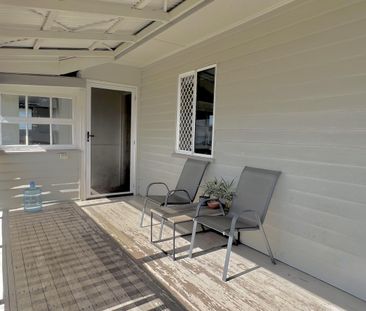 8 Bayne Street, West Gladstone - Photo 3