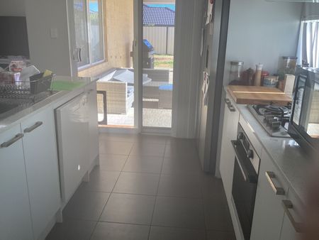 Secret Harbour - Photo 5