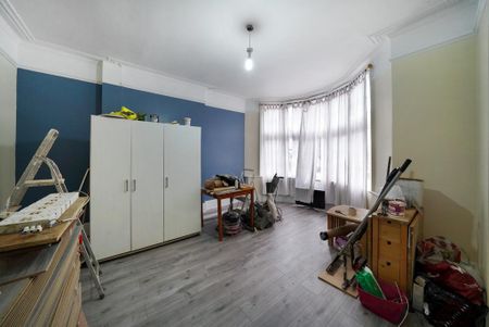 5 bedroom semi-detached house to rent - Photo 4