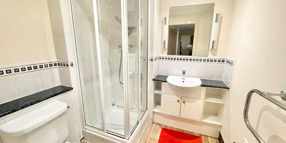 1 bedroom in a flat share to rent - Photo 3