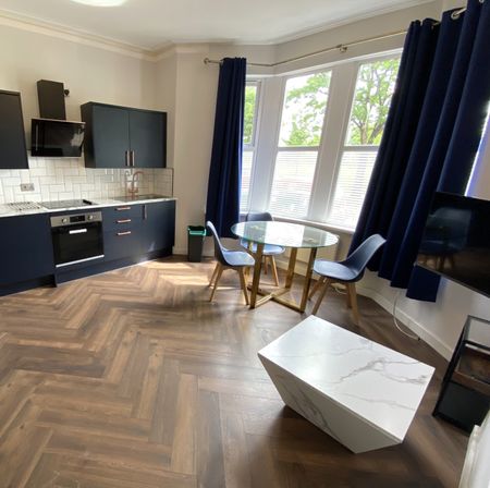 £850 PCM, Furnished One Bedroom Ground Floor Flat in Taff Embankment, Grangetown, Cardiff, CF11 7BE - Photo 5