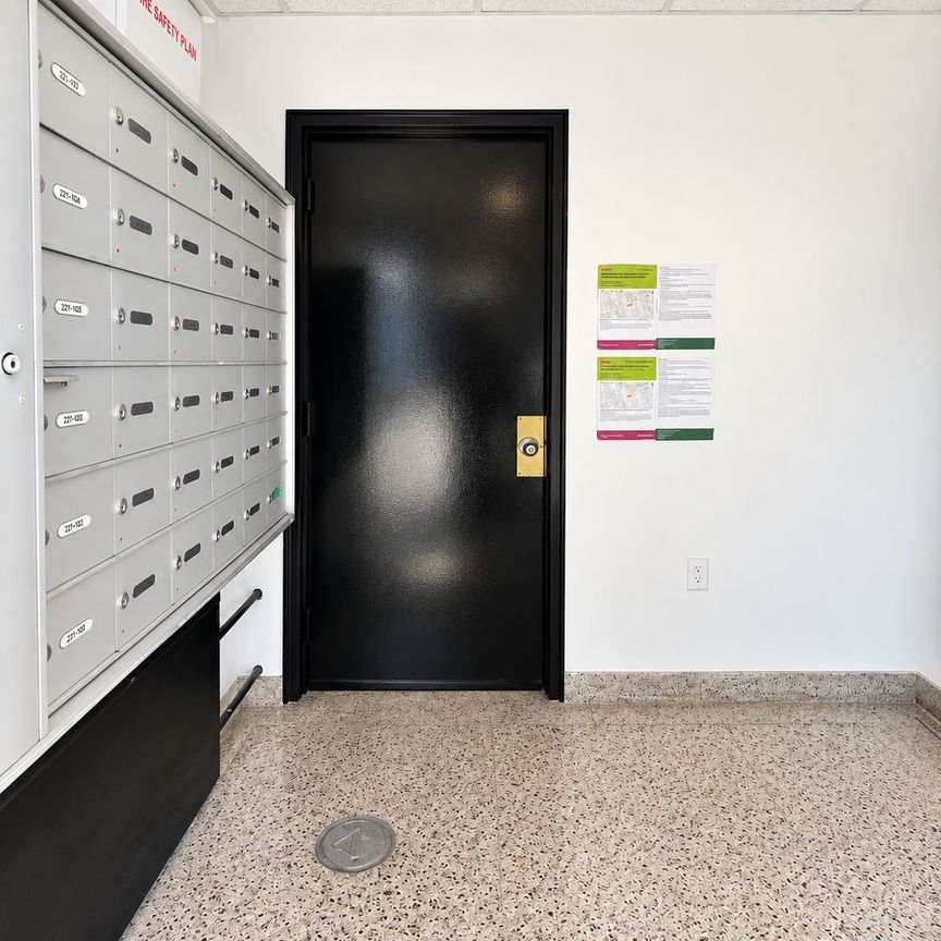 For Lease - 227 Sterling Road Unit# 213, Toronto, Ontario - Photo 1