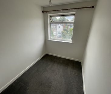 100 Longcroft Road, S18 - Photo 5