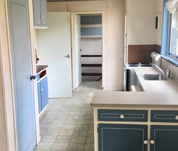 Spacious Family Home in the Heart of Manurewa - Photo 5