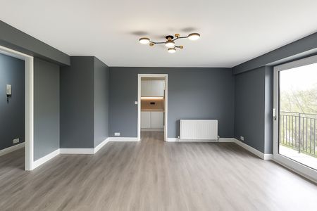 2 Bed Flat, Battersea Bridge Road, SW11 - Photo 3