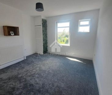 2 bedroom semi-detached house to rent - Photo 6