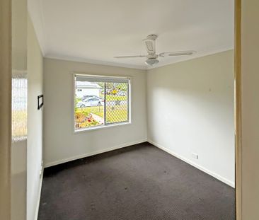 Stylish Family Living on a Spacious Corner Block - Quiet Cul-de-Sac... - Photo 3