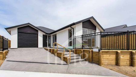 Inviting, impressive and ideal location! - Photo 2