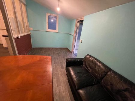 4 bedroom terraced house to rent - Photo 3