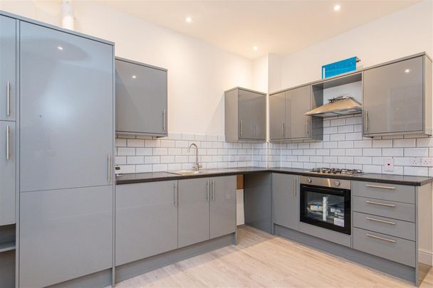 3 bed Apartment To Let - Photo 1
