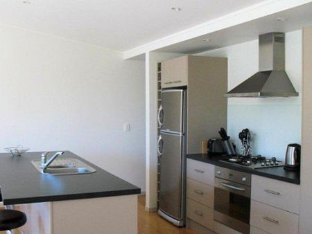 PURIRI PLACE - SUNNY AND SPACIOUS - Photo 2