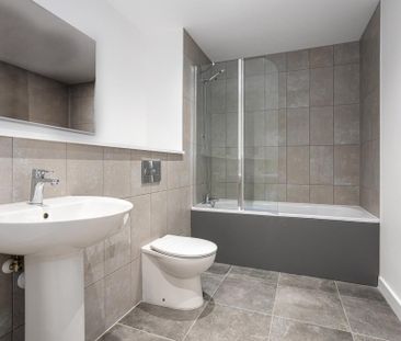 2 bedroom flat to rent - Photo 2