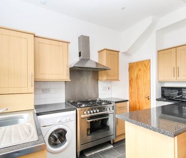 4 bedroom terraced house to rent - Photo 6