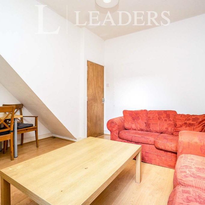 1 bedroom in a house share to rent - Photo 1