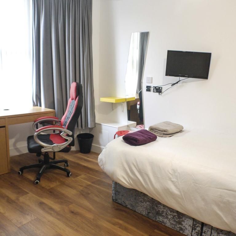 6 bedroom house of multiple occupation to rent - Photo 1