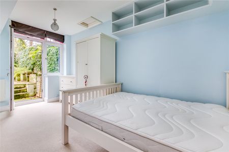 Sinclair Road, W14, London - Photo 2