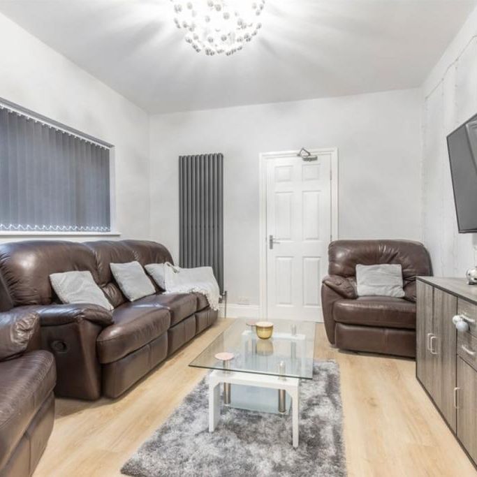 6 bedroom terraced house to rent - Photo 1