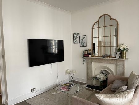 1 Bed Flat, St. Georges Drive, SW1V - Photo 2