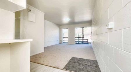 Newly renovated 1-Bedroom - Photo 4