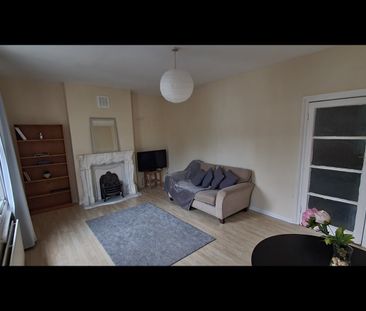 2 Bed Flat, Ashmead Road, SE8 - Photo 1