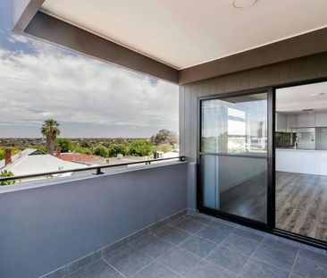 Stylish, Low-Maintenance Living! - Photo 5