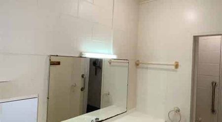 Spacious, Low-Maintenance Bedsit in Nukuhau – A Rare Find! - Photo 5