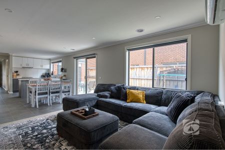 MODERN FAMILY LIVING IN THE HEART OF OFFICER - Photo 2